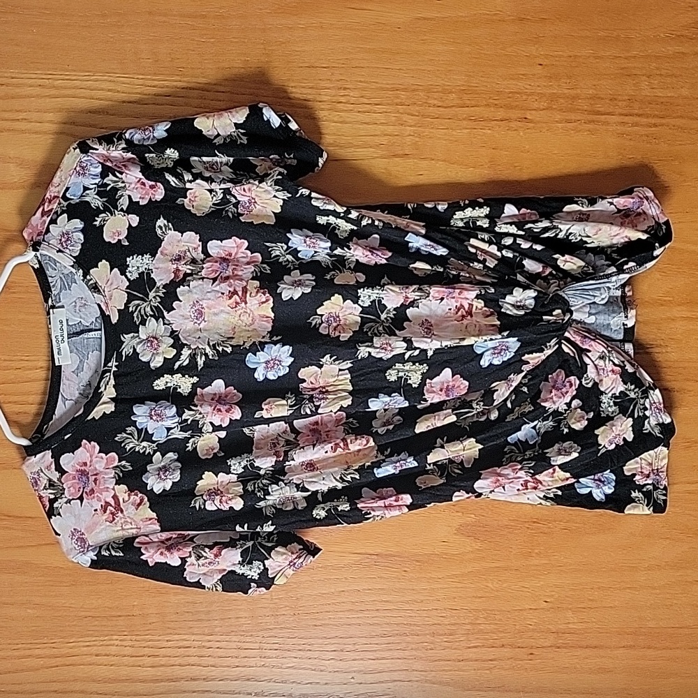 Million Bullpup Floral Tee Large Knotted EUC